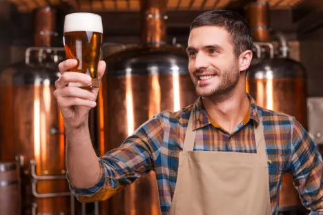 Garantisci una qualità ottimale della tua birra: scegli una CO₂ alimentare d'eccellenza e una modalità di consegna adeguata
