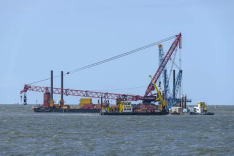 Cantiere per la costruzione di una turbina eolica offshore