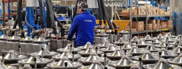 CoViD-19: Air Liquide si mobilita per aumentare la sua produzione di contenitori di ossigeno medicale CryopAL per le cure a domicilio e le case di riposo