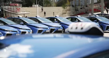 Hype: taxi a idrogeno a zero emissioni
