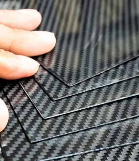 Soluzioni ad azoto per polimerizzare compositi in autoclave