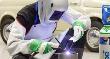 Person_am_Schweißen